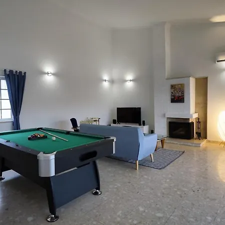 Aroeira Palm Beach Villa *