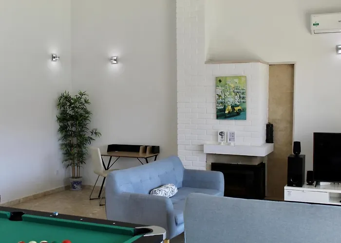 Aroeira Palm Beach Villa